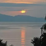 게스트하우스 Lewis Poetto 4*
