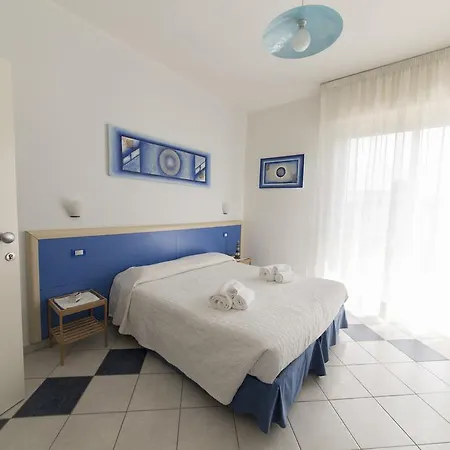 Lewis Poetto Gasthof Cagliari