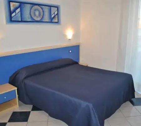 Lewis Poetto Gasthof Cagliari