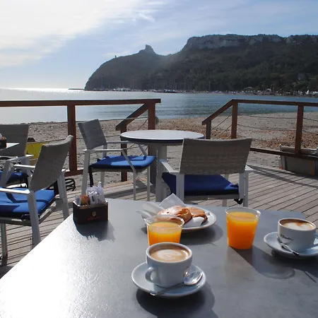 ゲストハウス Lewis Poetto カリアリ