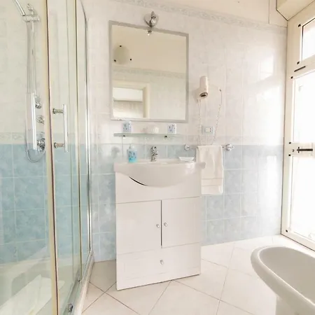 Lewis Poetto Guest house 3*