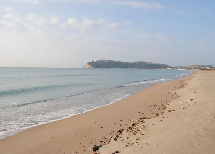 Lewis Poetto Кальяри