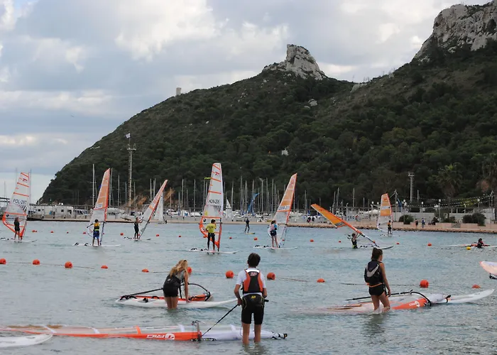 Гостевой дом Lewis Poetto Кальяри