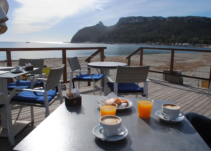 Гостевой дом Lewis Poetto Кальяри