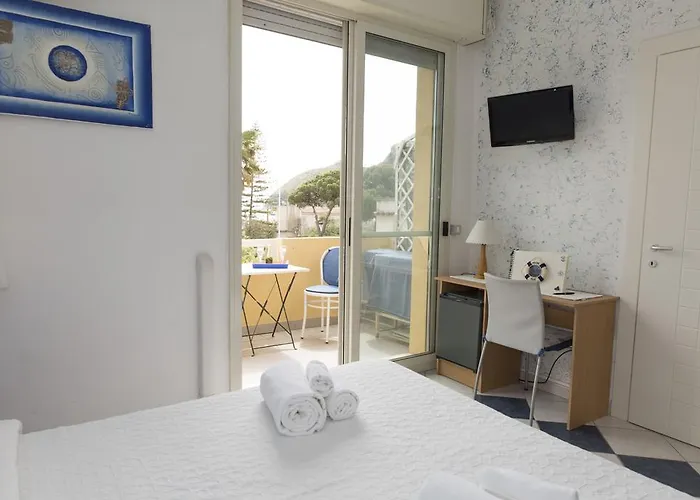 Lewis Poetto Гостевой дом 3*